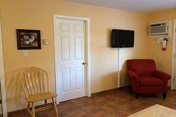 Desert Surfside Waterfront Accommodations Osoyoos Exterior photo